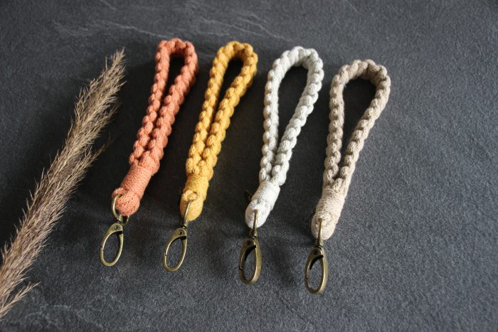 porte clés bohème en macramé