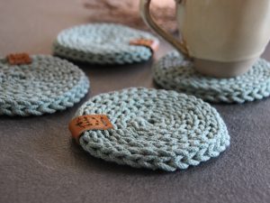 sous-tasse crochet